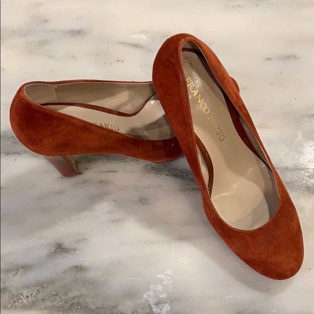 FRANCO SARTO BALADA SUEDE ORANGE PUMPS